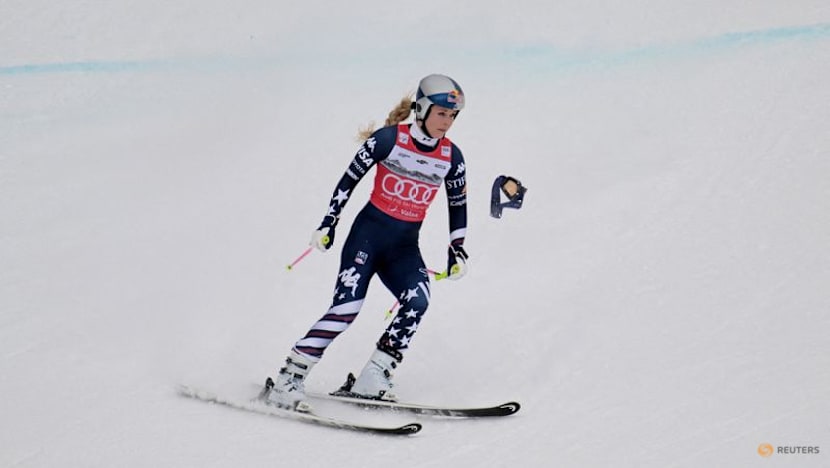 Alpine skiing-Racing with torn ACL 'doable', Mancuso says of Vonn downhill bid