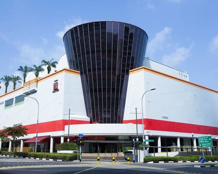 Cleaner at Hougang Mall fined for cursing at safe distancing enforcement officer