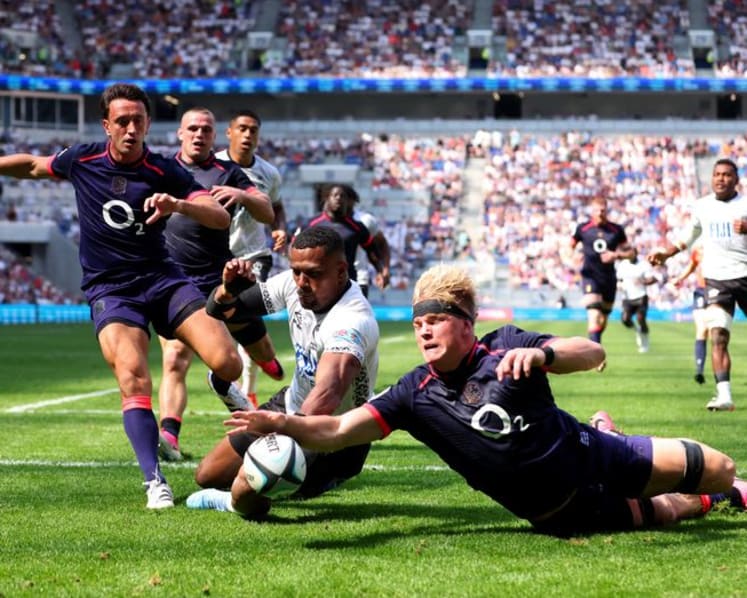 Rampant England bounce back to winning ways with 11-try spree against Fiji