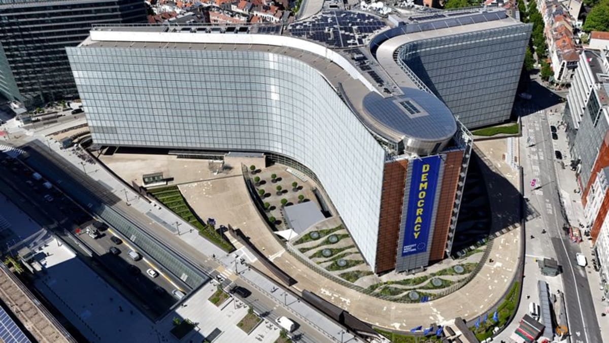 European Commission proposes Russia sanctions reprieve for dealings with Chinese chips firm
