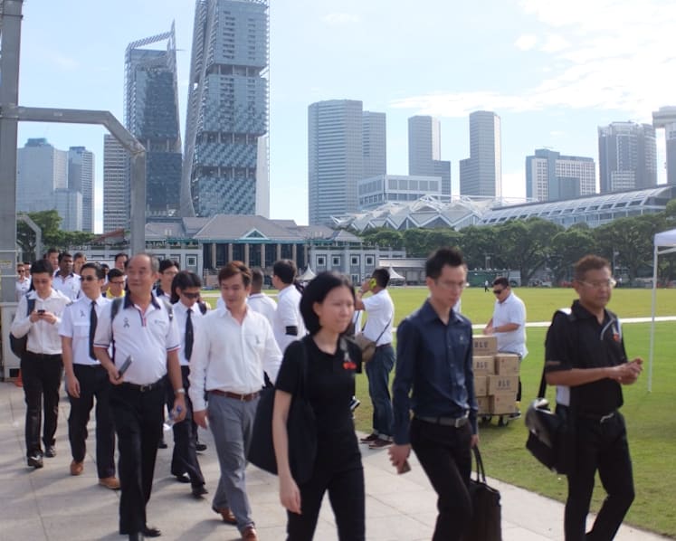 Young and old bid goodbye to S R Nathan