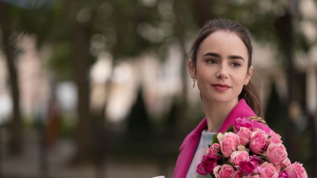 入手不难！推荐2款“Emily in Paris”平价包包