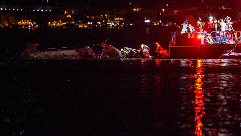 Nahas pesawat American Airlines-Black Hawk: Sekitar 30 mayat ditemui di Sungai Potomac
