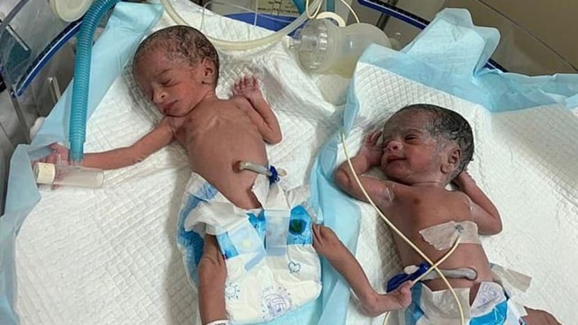 Wanita 74 tahun lahirkan bayi kembar Wanita 74 tahun lahirkan bayi kembar