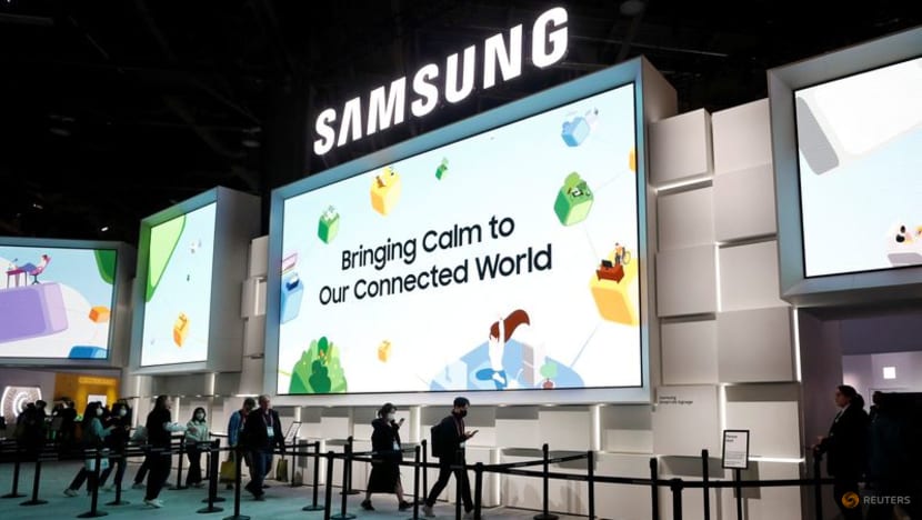 Samsung plans to invest $1.8 billion more in Vietnam for OLED manufacturing Samsung plans to invest $1.8 billion more in Vietnam for OLED manufacturing