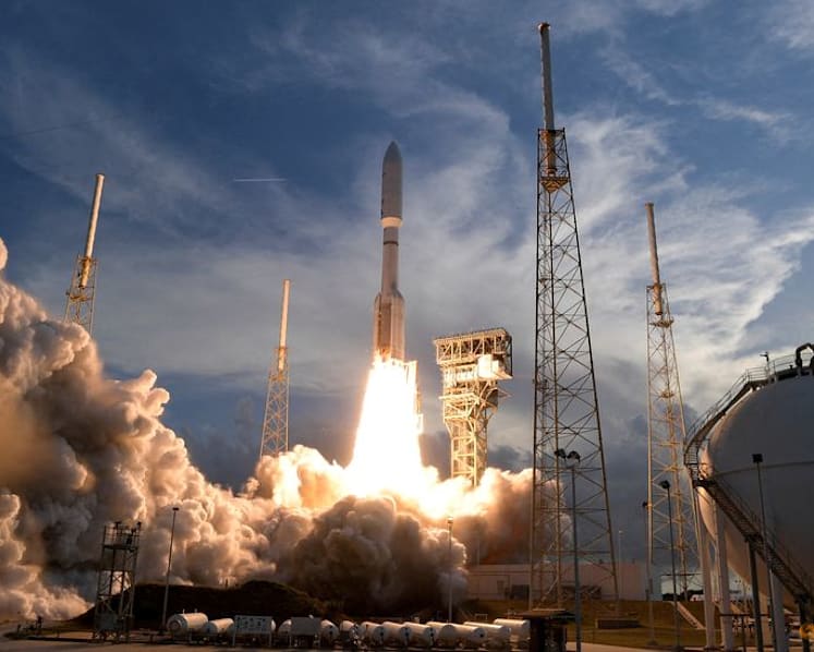 Amazon to buy satellite firm Globalstar in $11.57 billion deal to take on Musk's Starlink