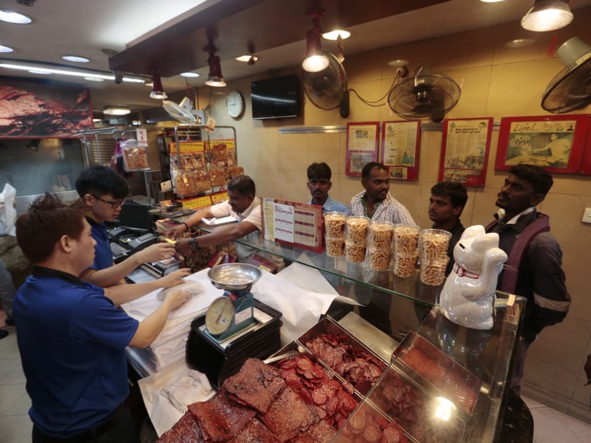 For S$5 an hour, migrant workers queue overnight for bak kwa For S$5 an hour, migrant workers queue overnight for bak kwa