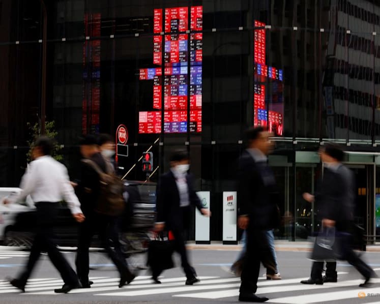 Japan capex logs sharp rise but manufacturers' profits tumble on US tariffs 