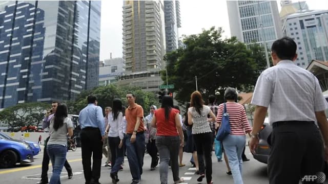 我国公务员可获0.45个月年中花红