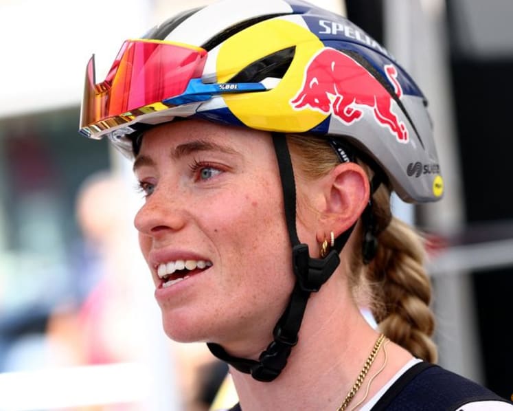 Vollering wins sprint to take Tour de France Femmes stage five, Reusser stays in yellow