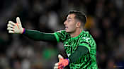 Barcelona keeper Pena to join Greek side Panathinaikos