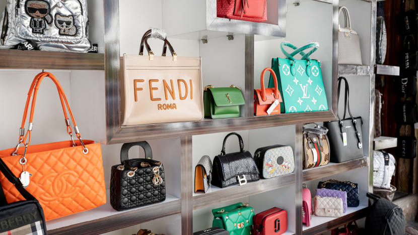 Modal Rp16 juta, dijual Rp33 miliar: Video pabrik China bongkar harga asli tas branded, bisa dipercaya?