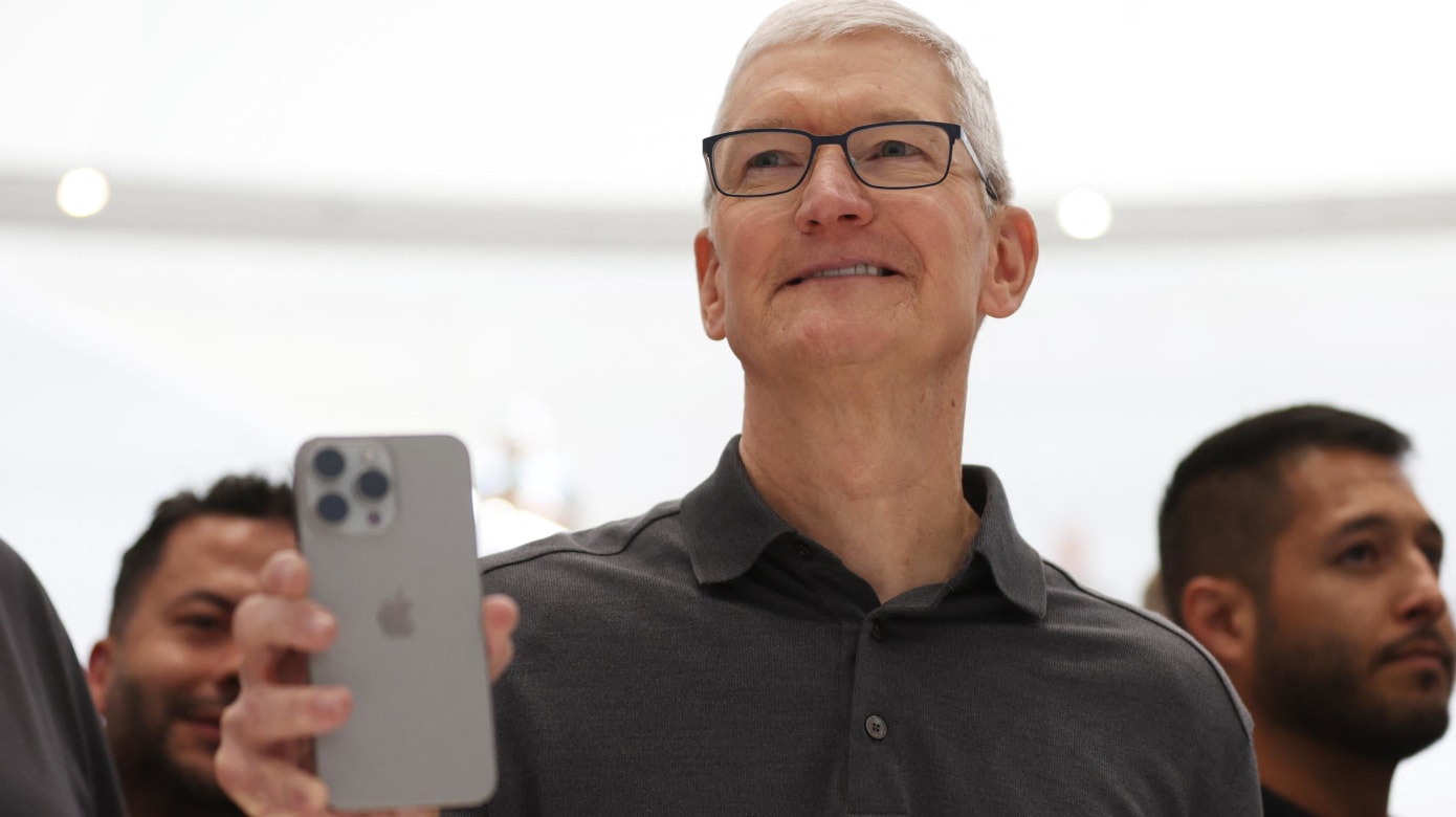 传库克最早明年卸任 苹果加速总裁继承者规划