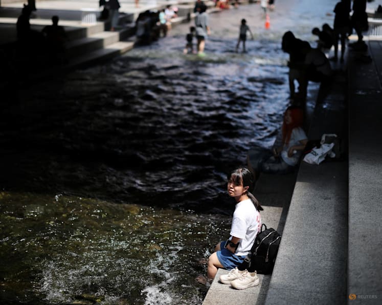Record heatwave spreads across Korean peninsula, prompting emergency response Record heatwave spreads across Korean peninsula, prompting emergency response