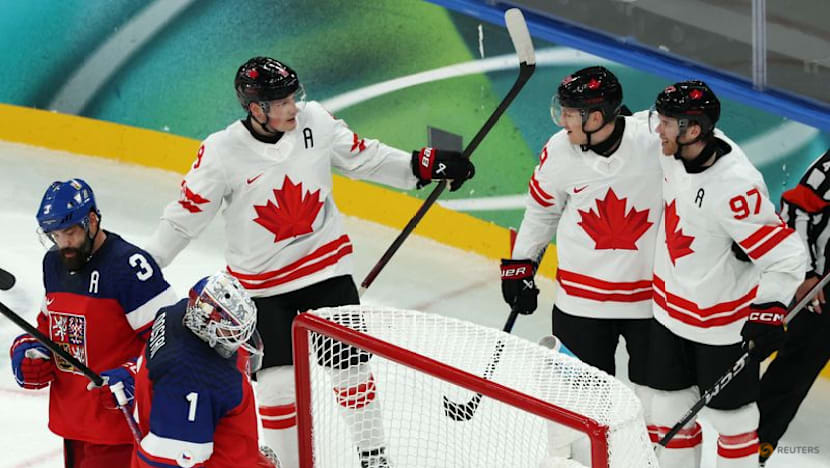 Ice hockey-Canada shut out Czech team in master class men's opener