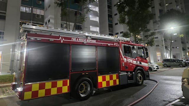 裕廊东组屋深夜失火一人死亡 约50名居民疏散