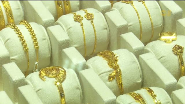 美联储降息带动金价上扬 金店：买金人数增两成