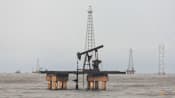 Venezuela oil deal angers China, pushes prices down