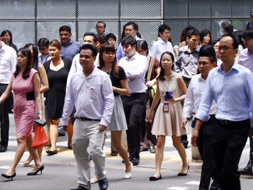 Older workers tend to be more unhappy in their jobs than their younger colleagues, according to a survey of more than 2,000 British employees by human resource firm Robert Half UK. TODAY file photo