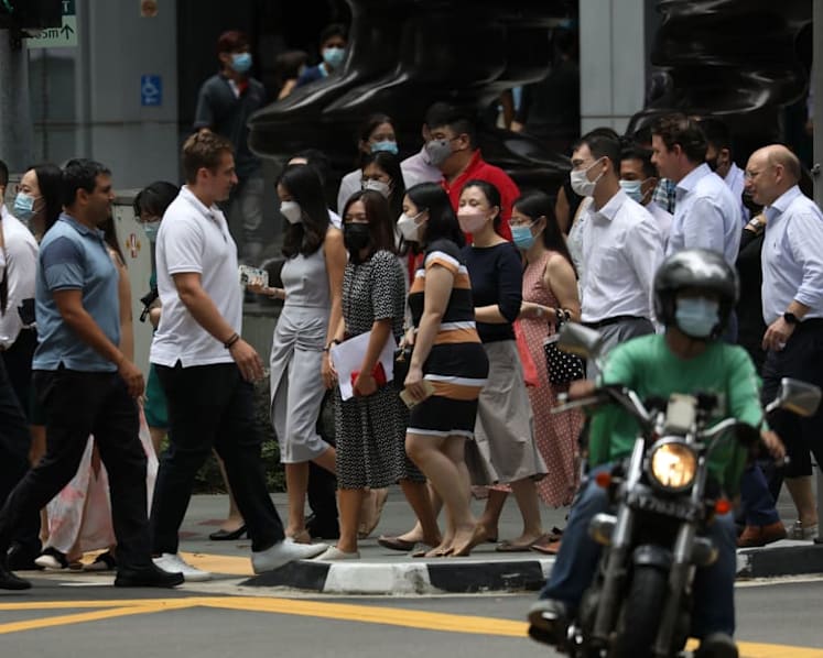 S'poreans gloomy over economy in 2023 but confident that Covid-19 lockdowns are over: Survey