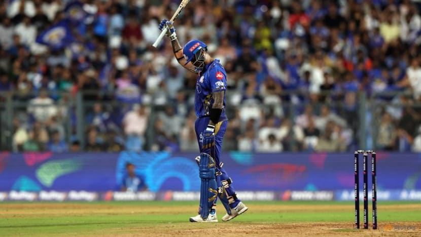 Suryakumar puts Mumbai in the playoffs, picks up long-awaited award
