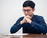 Quit your job, then serve 6 months' notice? What to check before signing a contract