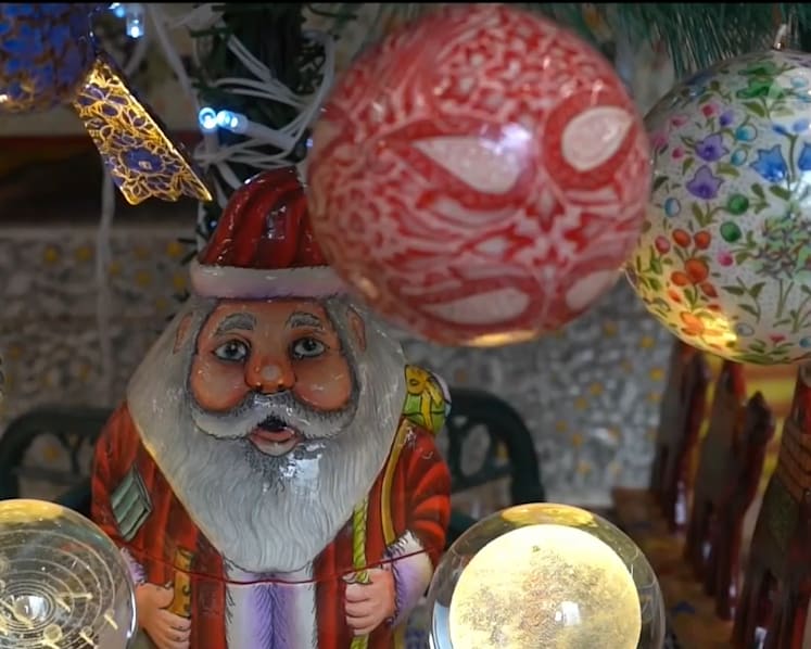 Global conflicts lead to drop in demand for handmade festive items from Kashmir