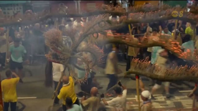 香港大坑舞火龙热闹登场 延续145年中秋习俗