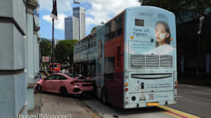 பிராஸ் பாசா ரோட்டில் தடம் மாறிய பேருந்து, மோதிய கார்