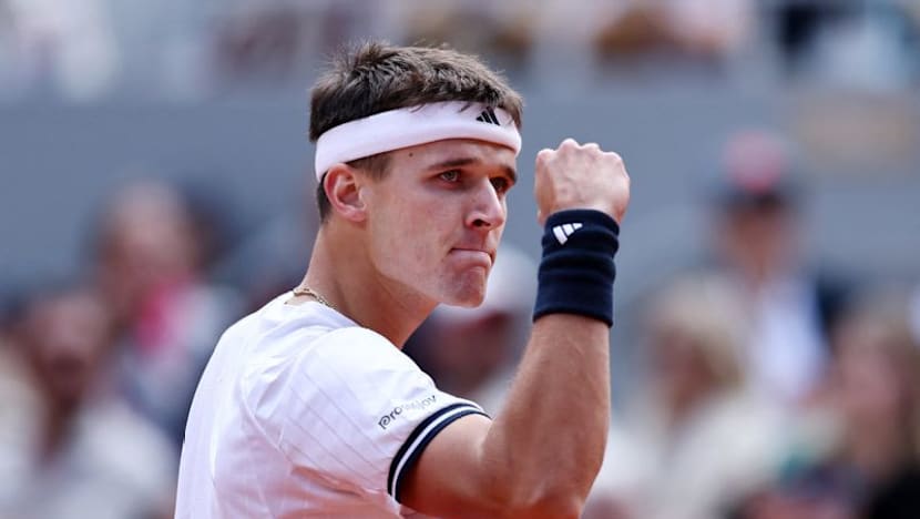 Mensik says facing Zverev at French Open felt like 'hitting a wall'