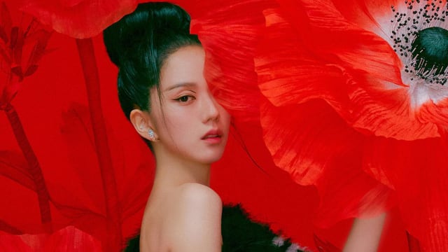3分钟换13套造型　BLACKPINK Jisoo“Flower”MV根本时装秀！