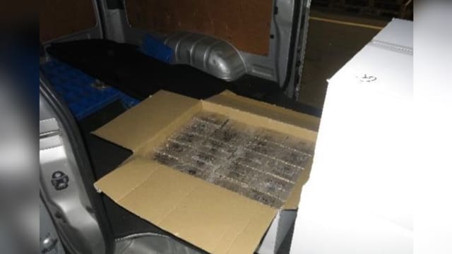 关税局起获漏税总额逾41万元香烟 三人被捕