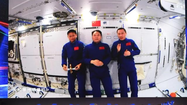 中国神舟十七号载人飞船 将于本月升空