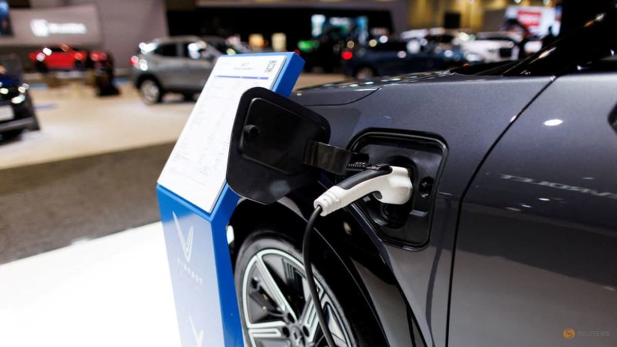 Vingroup plans taxi IPO, scraps LNG power plant project