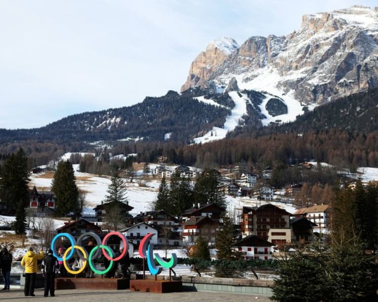 Canada unveils Olympic kit with oversized maple leaf design for Milano-Cortina