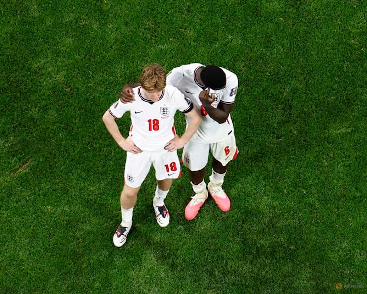 England's bid to hang on blown apart by Argentina masterclass