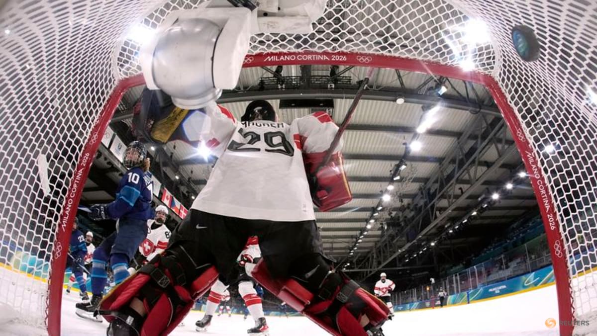 Ice hockey-Finland number 10's 'Hand of God' moment falls flat
