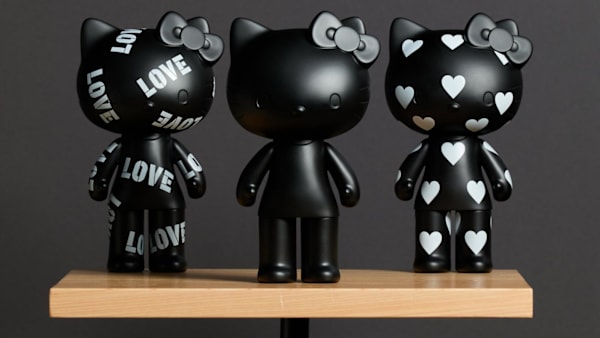 hello_kitty_black_one_today.