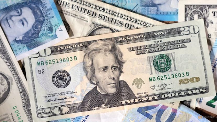 Dollar set for biggest weekly fall in four months, Fed in focus