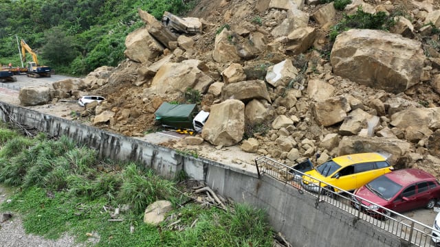 基隆山崩巨石如雨下酿二伤 一人较严重术后送加护病房