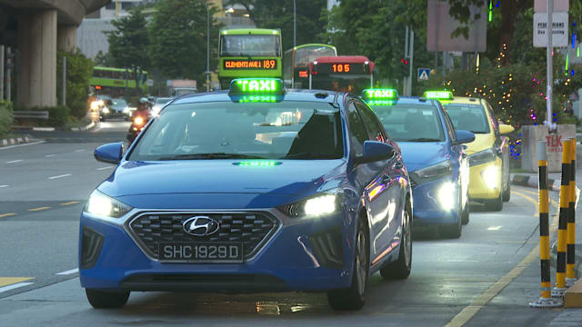 德士司机：附加费可减轻负担 但帮助不大