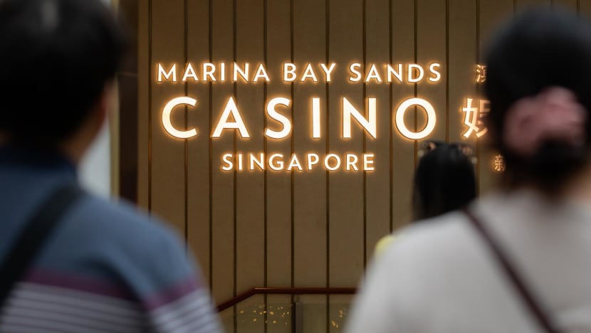 40 months' jail for man who was part of a card-counting syndicate that made more than S$400,000 at MBS casino 40 months' jail for man who was part of a card-counting syndicate that made more than S$400,000 at MBS casino