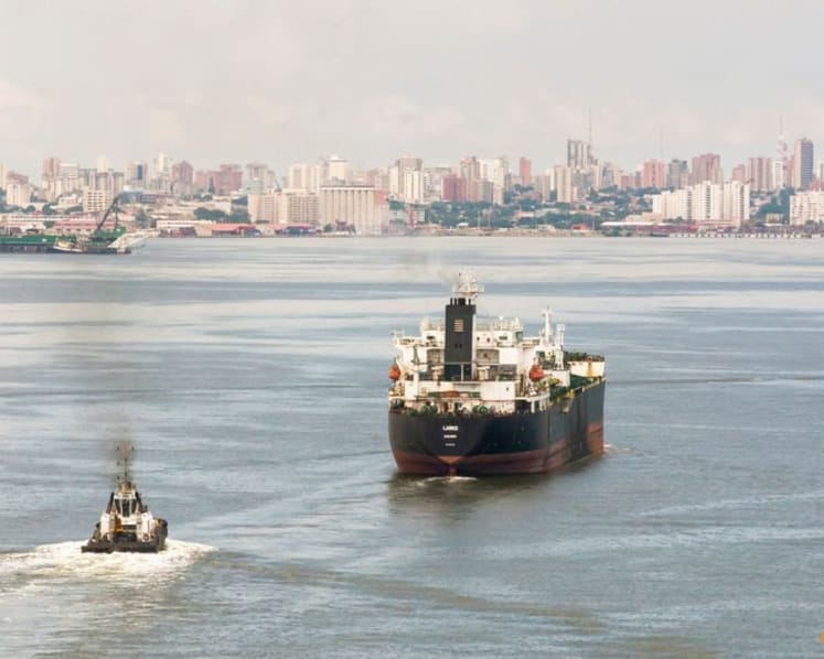 Trump orders 'blockade' of sanctioned oil tankers leaving, entering Venezuela