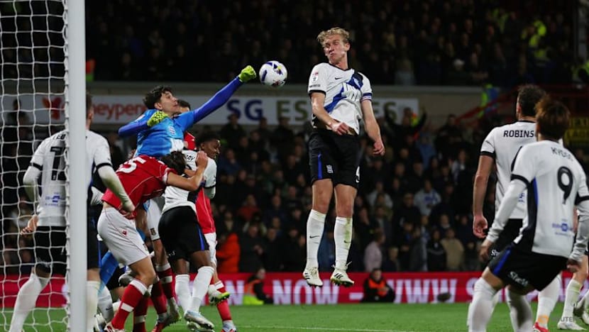 Wrexham and Birmingham share spoils in Hollywood derby