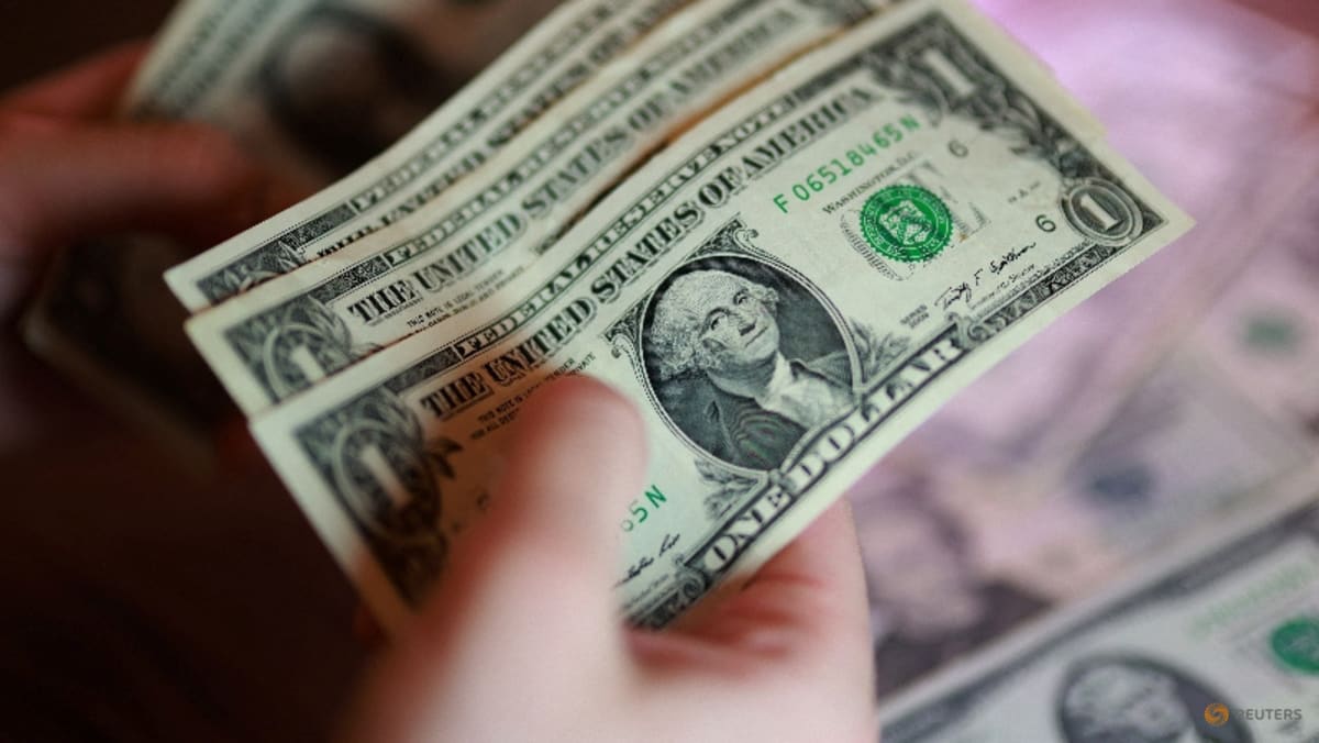Dollar climbs for fifth straight day as Fed rate hike bets grow