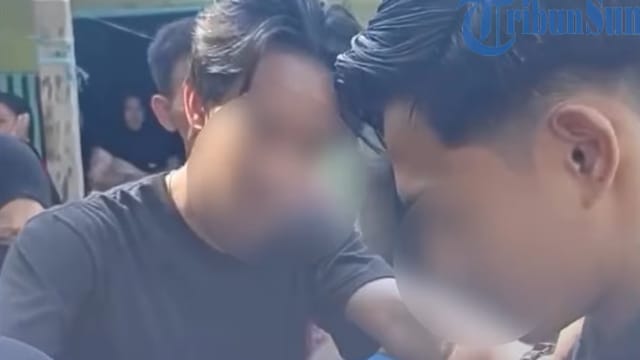 印尼男按习俗处理“绿帽” 含泪将出轨妻子送情夫 