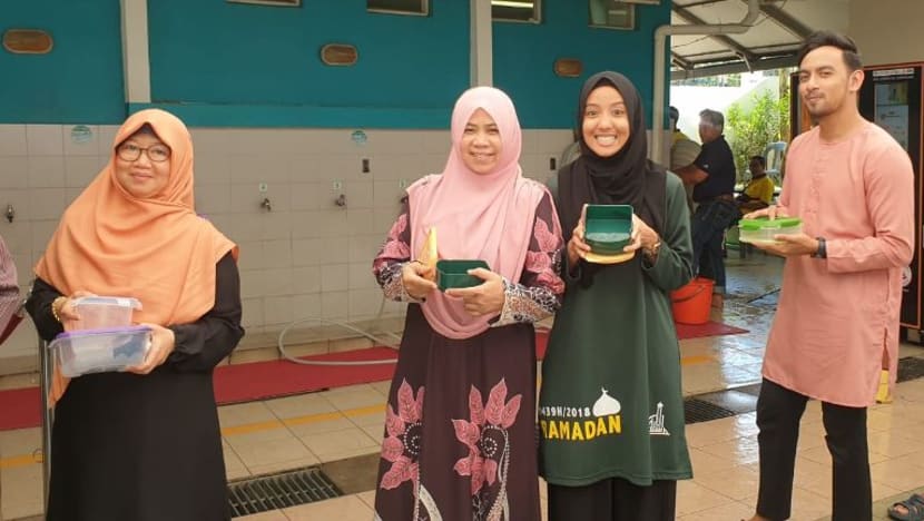 Masjid Al-Istiqamah, Masjid Darul Ghufran galak bawa bekas makanan sendiri bagi agihan bubur