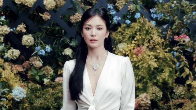 30年前制服嫩照被挖出　宋慧乔被狂赞母胎美女