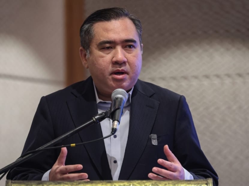 Malaysia's transport minister says no plans to regulate ride-hailing fares for now