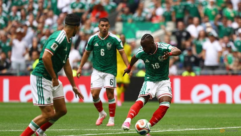 Quinones and Jimenez fire Mexico to opening World Cup win over nine-man South Africa